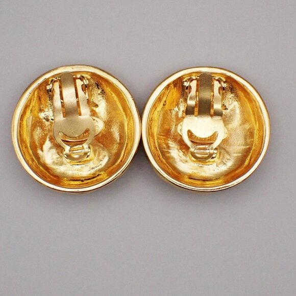 CHANEL CC Logo Matelasse Round Button Earrings 25 Clip-On Gold Vintage - Picture 10 of 11